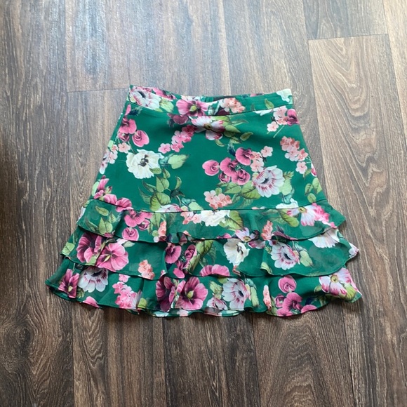 Bardot RAH RAH SKIRT IN GRPHC FLRL - Picture 2 of 10